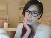 Korean Glasses chica On Webcam